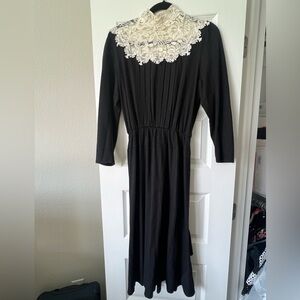 Vintage Miss Ashley Maid’s dress with lace and buttons back bow Size 6